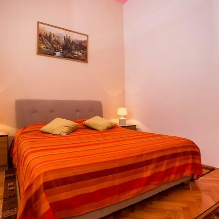 Emanuel Apartment *