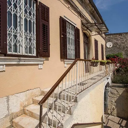 Emanuel Apartamento Pula